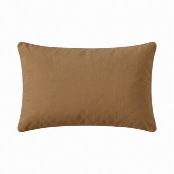 Deve Tüyü dikdörtgen kırlent kılıfı, beyaz arka planda önden görünüm; düz dokulu basic model, 30x50 cm.