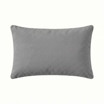 Gri dikdörtgen kırlent kılıfı, beyaz arka planda önden görünüm; düz dokulu basic model, 30x50 cm.