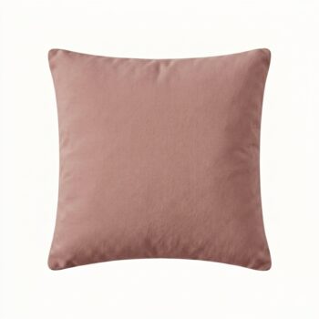 Pudra Pembe kare kırlent kılıfı, beyaz arka planda önden görünüm; düz dokulu basic model, 45x45 cm.